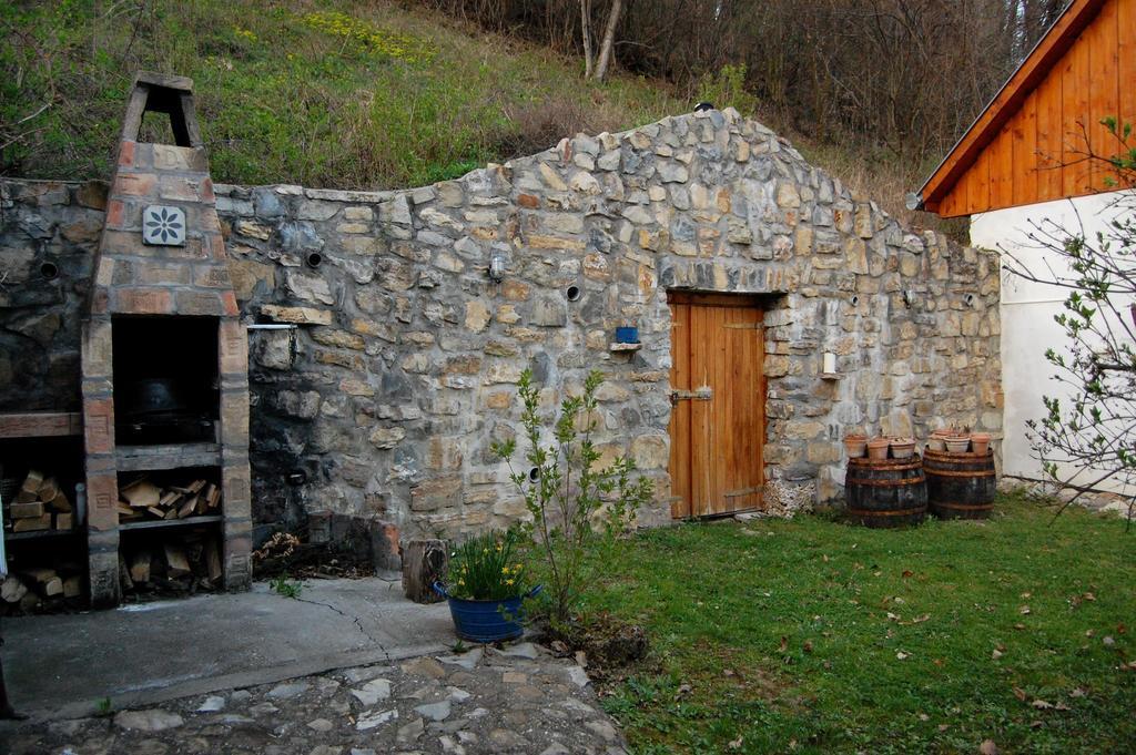 Tulipános Vendégház Obanya Exterior foto