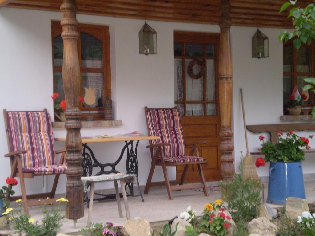 Tulipános Vendégház Obanya Exterior foto